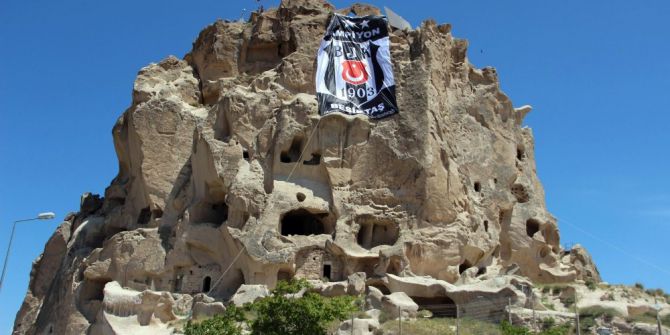 Beşiktaş Bayrağı Dünyanın En Yüksek Peribacasına Asıldı