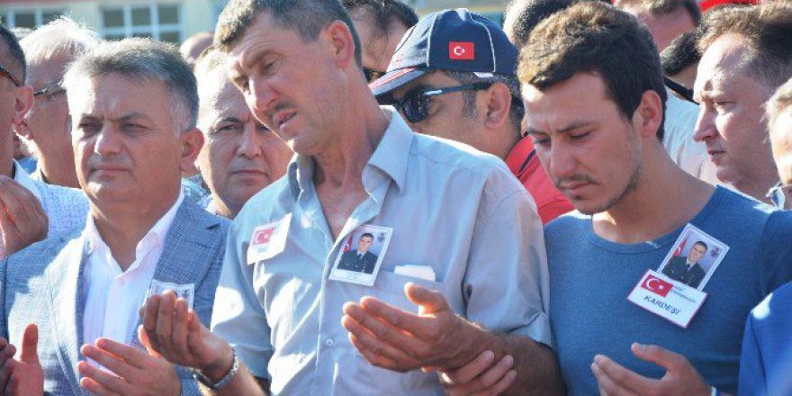 Balıkesir Şehidine Ağladı