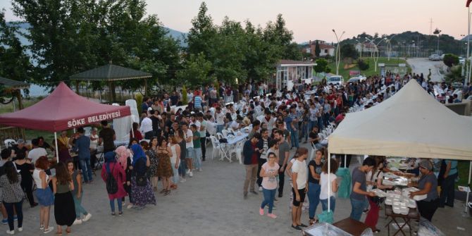 Söke Belediyesinden Üniversite Öğrencilerine İftar
