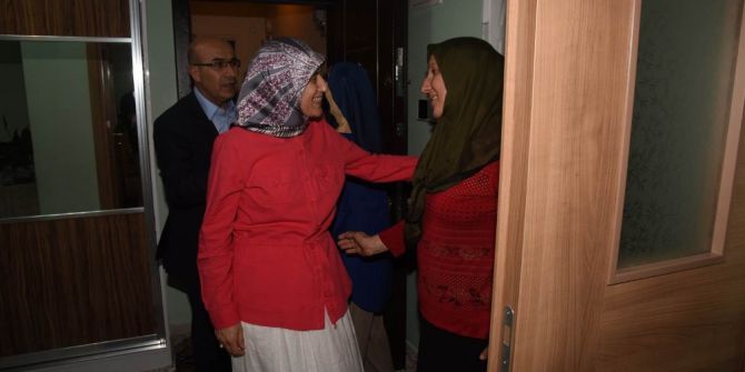 Vali Demirtaş Ve Eşi, Als Hastası Yasin’i Ziyaret Etti