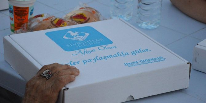 Başkan Yüzügüllü Orucunu Kaymaz Mahallesi’nde Vatandaşlarla Açtı