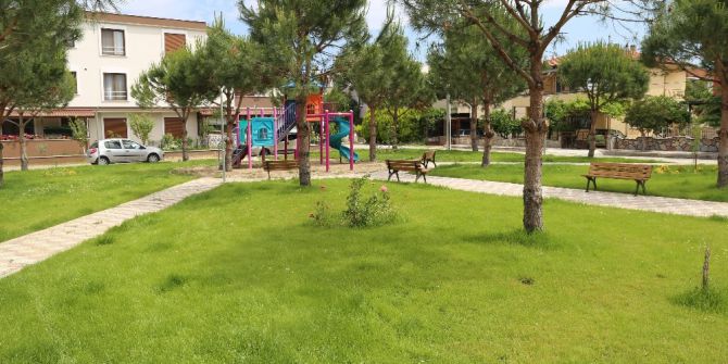 Burhaniye Belediyesi Öğretmenler Mahallesi’ne Yeni Bir Park Yaptı