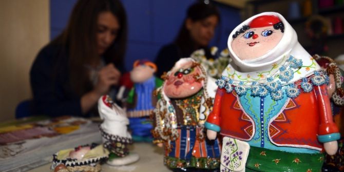 Oyuncak Bebeklerle Ev Ekonomisine Katkı Sağlıyorlar