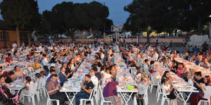 Şehzadeler Belediyesinden Kuşlubahçe Mahallesinde İftar