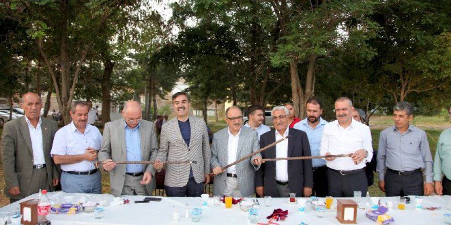 Ak Partili Atalay Ve Kayatürk’ün Ahlat Ziyareti