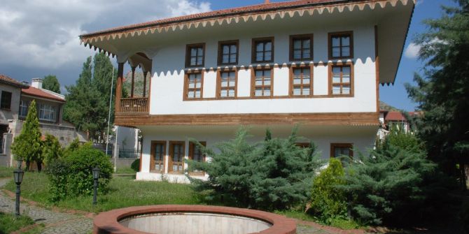 Mevlevihane Görüntü Kirliliğinden Kurtarılıyor