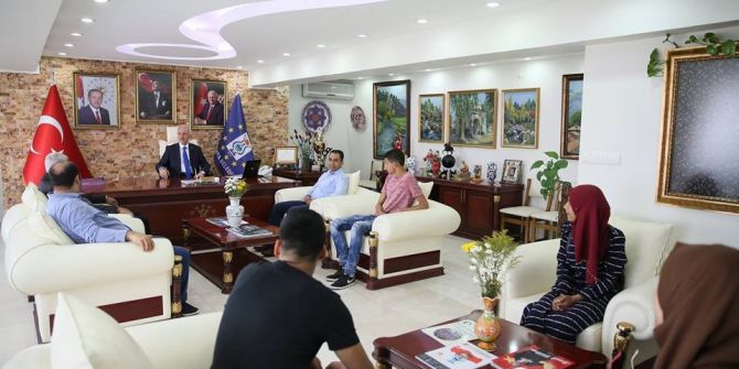 Filistinli Öğrencilerden Başkan Saraçoğlu’na Teşekkür Ziyareti