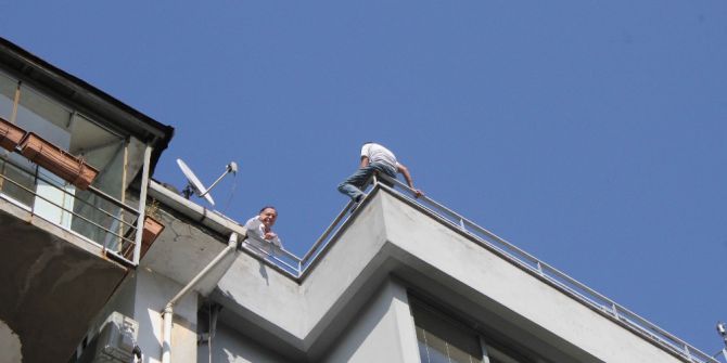 Şişli’de İntihara Kalkışan Adamı Avukat İkna Etti