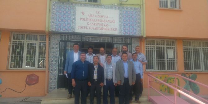 İhtiyaç Sahiplerine Süt Dağıtımı