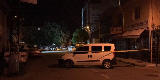 "Bomba Var" Diye Bağırıp Karakola Poşet Attı, Tetikte Bekleyen Polis Anında Karşılık Verdi