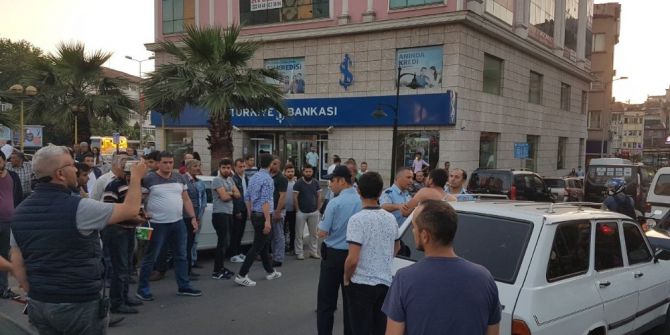 İftar Saatinde Sopalı Yumruklu Kavga