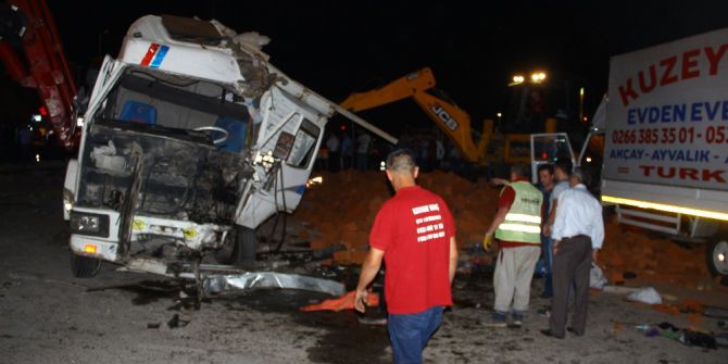 Balıkesir’de Zincirleme Kaza 9 Yaralı