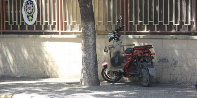 Gaziantep Emniyeti Önüne Bırakılan Motosiklet Paniğe Neden Oldu