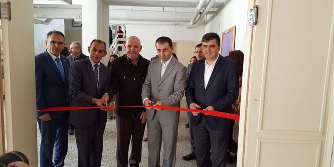 Başkan Yalçın Resim Sergisini Gezdi