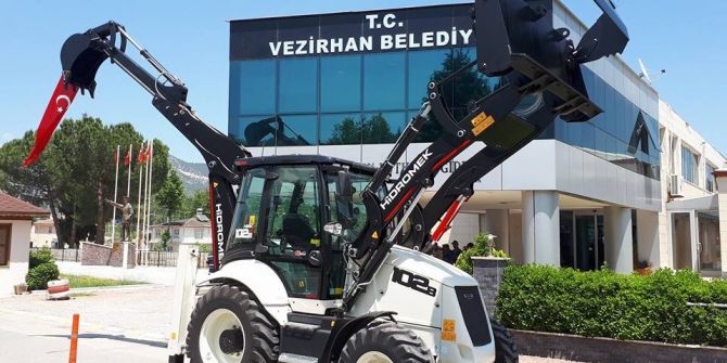 Vezirhan Belediyesi Araç Filosuna Yeni İş Makinesi Eklendi