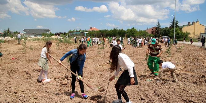 Çam Fidanları Öğrencilerin Elinde Hayat Buldu
