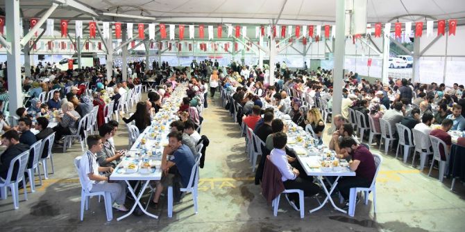 Ayazma’da Toplu İftar Heyecanı Yaşandı
