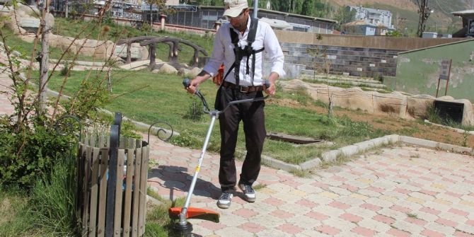 Başkale Belediyesine 3 Adet Motorlu Ot Biçme Tırpanı