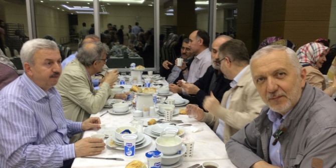 Saü İlahiyat Fakültesi Personeli İftarda Buluştu