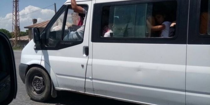 Minibüste Tehlikeli Yolculuk