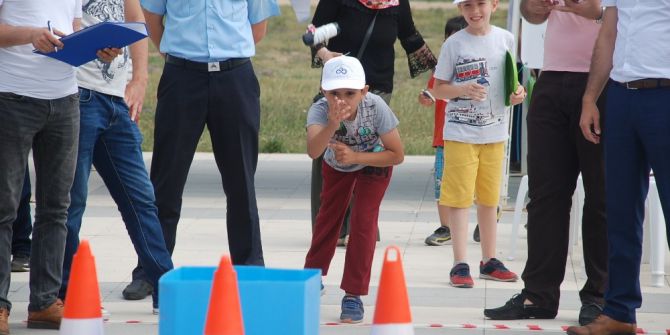 Çorlu’da Atık Cep Telefonu Fırlatma Yarışması Yapıldı