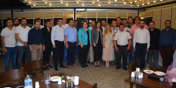 Söke Ticaret Odasında Seçimlerine Hazırlanan Yenilikçiler Grubundan İftar Yemeği