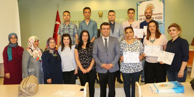 Girişimci Adaylarının Sertifika Heyecanı