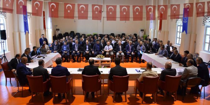 Vali Aktaş Eskipazar’da Muhtarlarla Bir Araya Geldi.