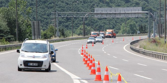 Tem Otoyolu Trafiğe Kapandı