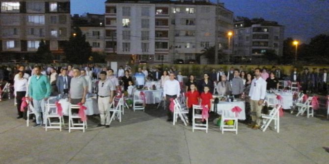 Burhaniye’de Mezuniyet Töreninde Ahilik Geleneği Yaşatıldı