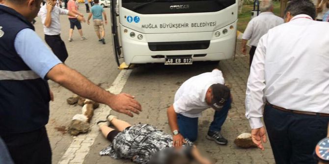 Marmaris’te Midibüsün Çarptığı Yaşlı Kadın Öldü