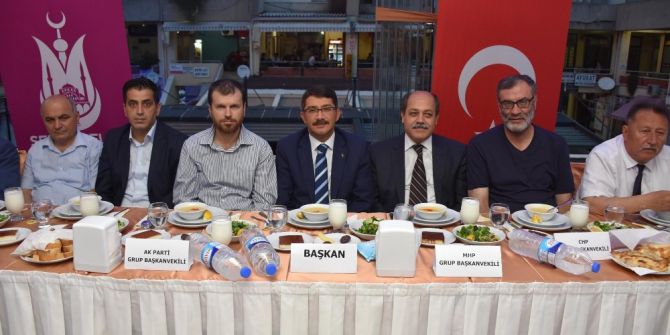 Şehzadeler’de Belediye Meclis Üyeleri İftarda Buluştu