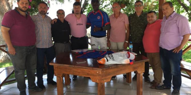 İlçe Futbol Takımına Burkina Fasolu Transfer