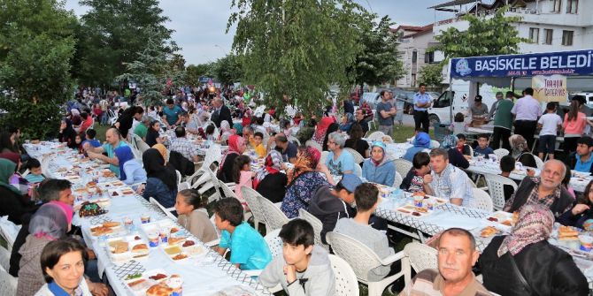 4 Bin Vatandaş Başiskele Sahili’nde İftarını Açtı