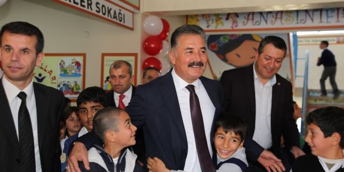 Başkan Tuna, Öğrencilere İyi Tatiller Diledi