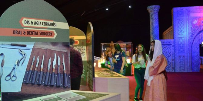 “Altın Çağda Bilim Sergisi”ne Yoğun Ziyaretçi İlgisi