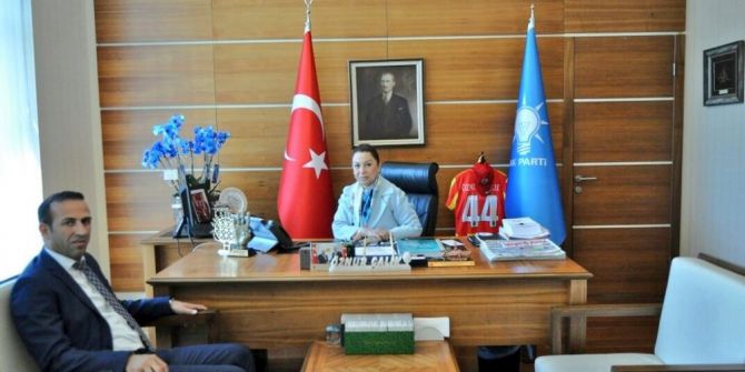 Evkur Yeni Malatyaspor’da Yönetim, Teknik Heyet Konusunu Görüştü