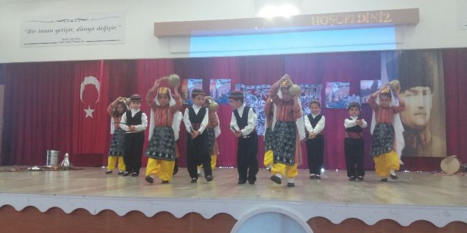 Adıyaman’da Şiir Dinletisi Ve Tiyatro Gösterisi