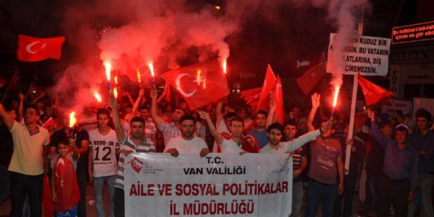 Van’dan Darbe Girişimine Tepki