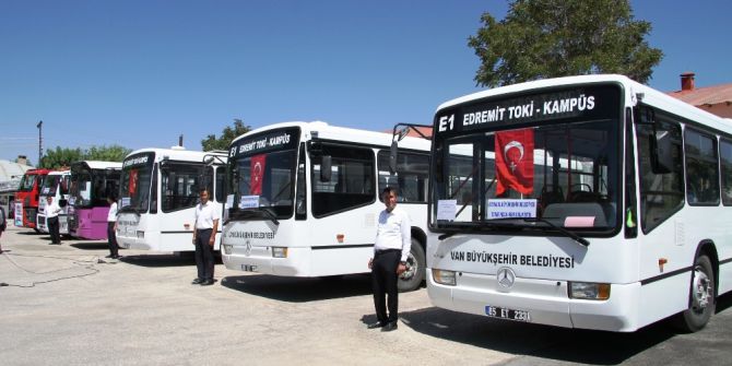 Van Büyükşehir Belediyesi Yeni Araçlarını Tanıttı