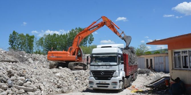 Tatvan’da Üçüncü Etap Sahil Parkı Çalışmaları Başladı