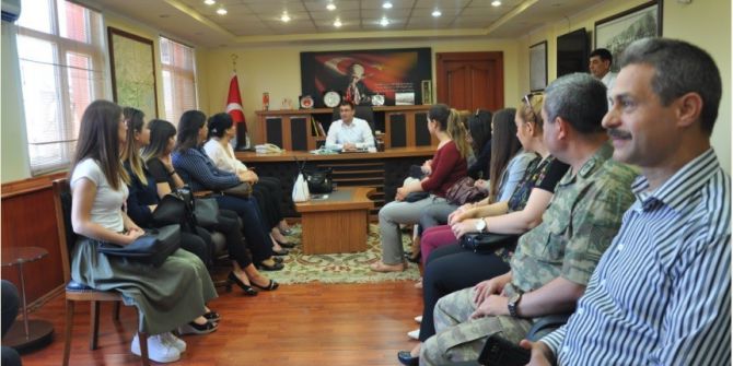 Öğretmenler Korosu Kaymakam Gencer’i Ziyaret Etti