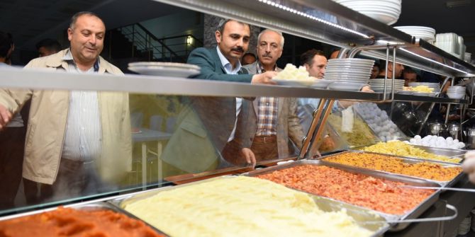 Başkan Külcü Üniversiteli Gençlerle Sahur Yaptı