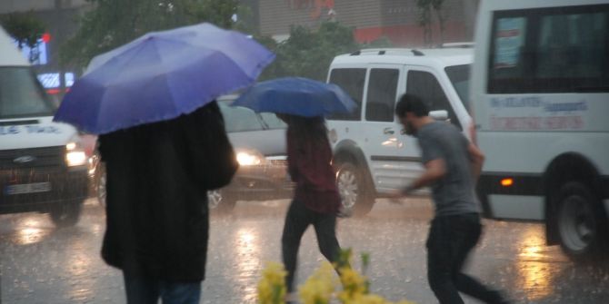Beklenen Yağmur İstanbul Sınırında