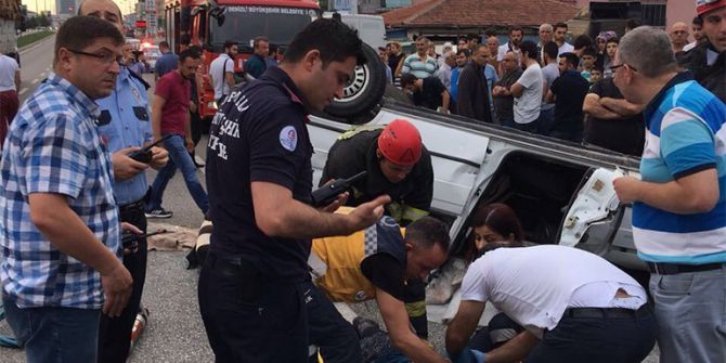 Kontrolden Çıkan Otomobil Yolda Takla Attı: 4 Yaralı