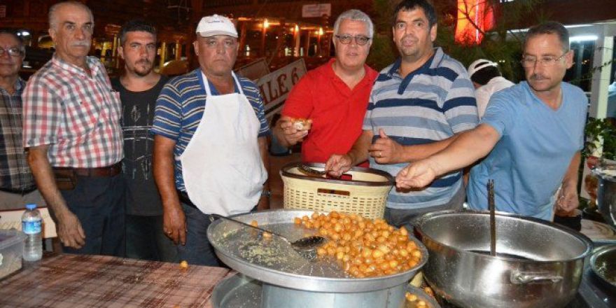 Ayvalık Esnaf Ve Sanatkarlarından 15 Temmuz Şehitleri İçin Lokma Hayrı