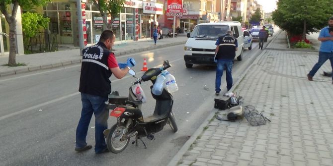 Minibüs Elektrikli Bisiklete Çarptı: 1 Yaralı