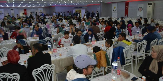 Uşaklı Sanatçı Tanülkü; "Ülkede Açık Büfelerin Kalkması Lazım"