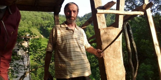 Rize’de Yaklaşık İki Metre Uzunluğundaki Yılan Ölü Bulundu