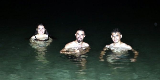 Antalya’da Sahur Öncesi Deniz Keyfi